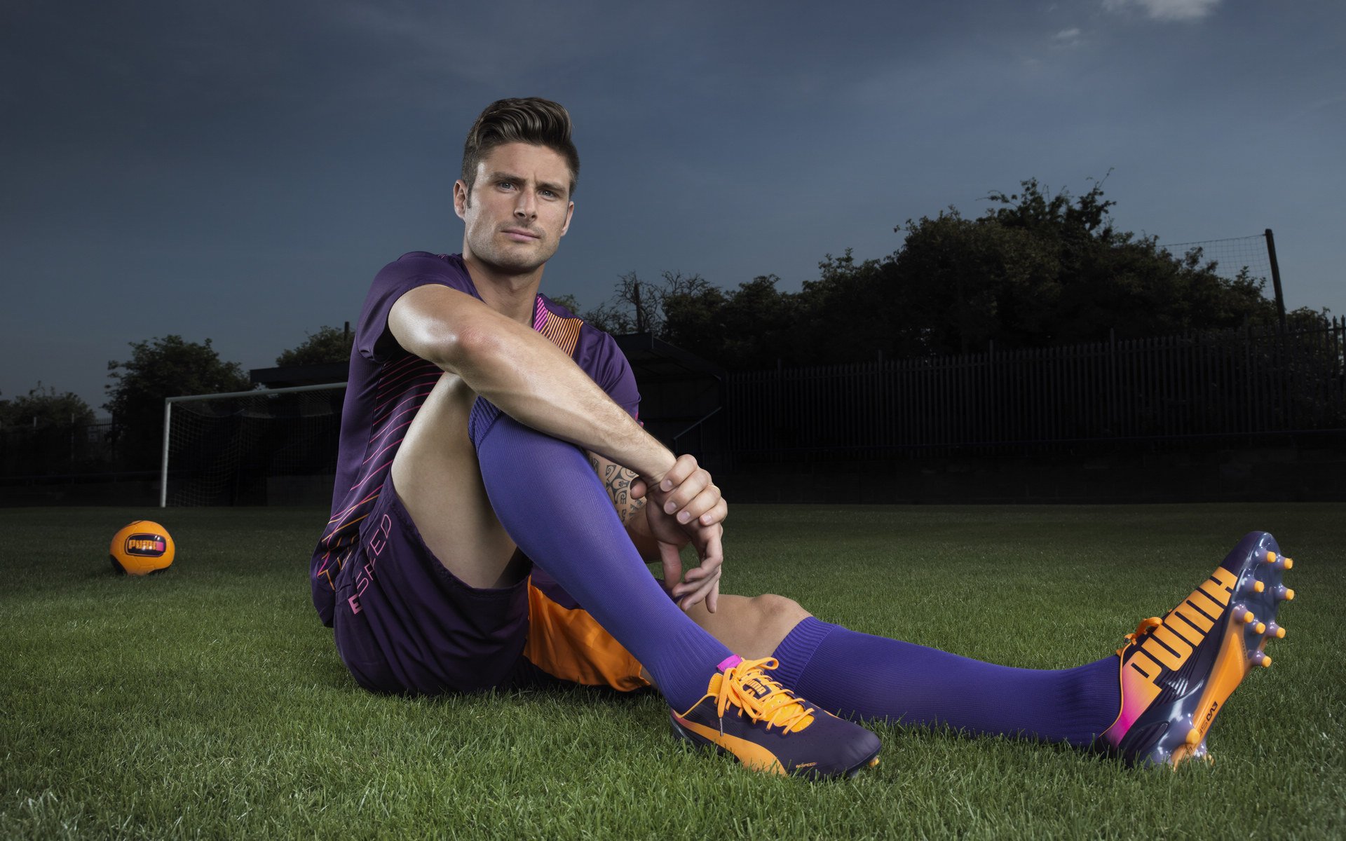 莱万多夫斯基连续七场比赛得分超过精彩发挥,美国队挑战极限!