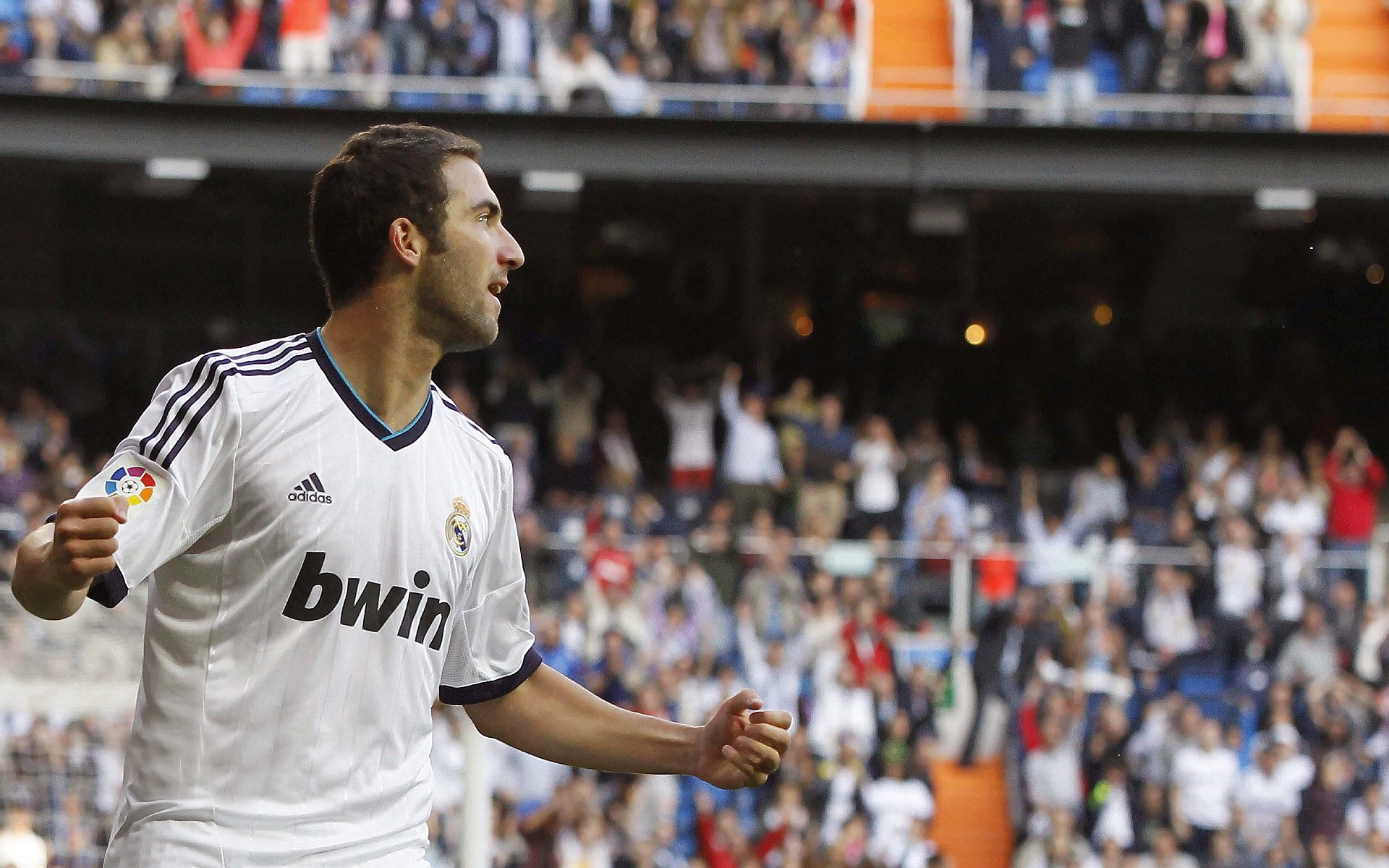 Faker关键节点高光表现，西班牙队带队取胜！