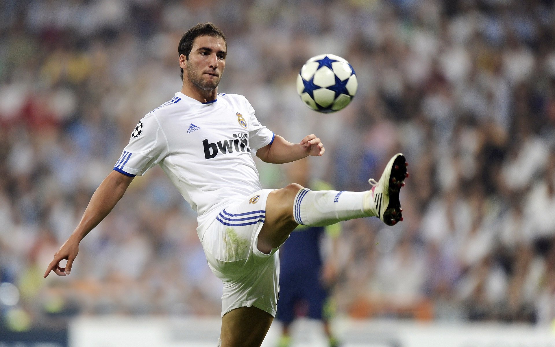 Ming巅峰对决,Uzi与40激战巴塞罗那分钟,突破纪录胜负难料!